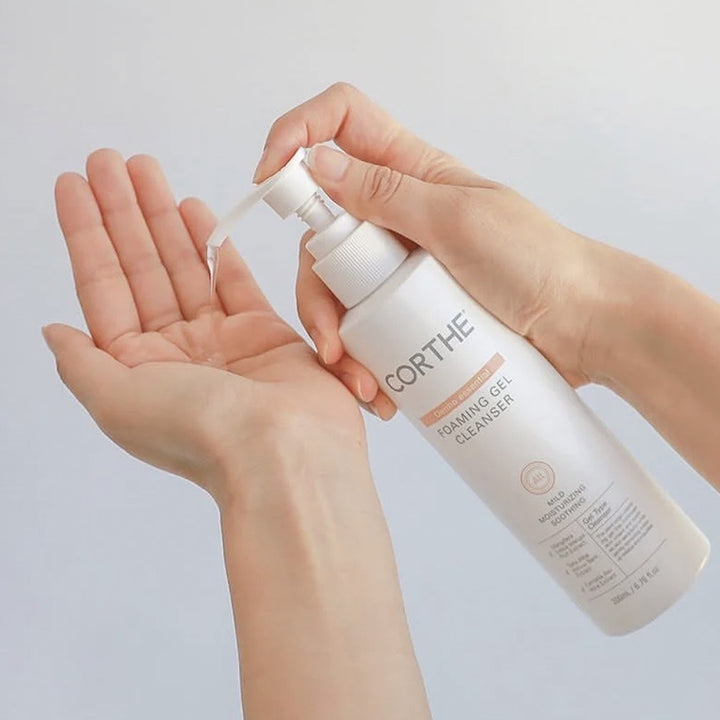FOAMING GEL CLEANSER 200ml.
